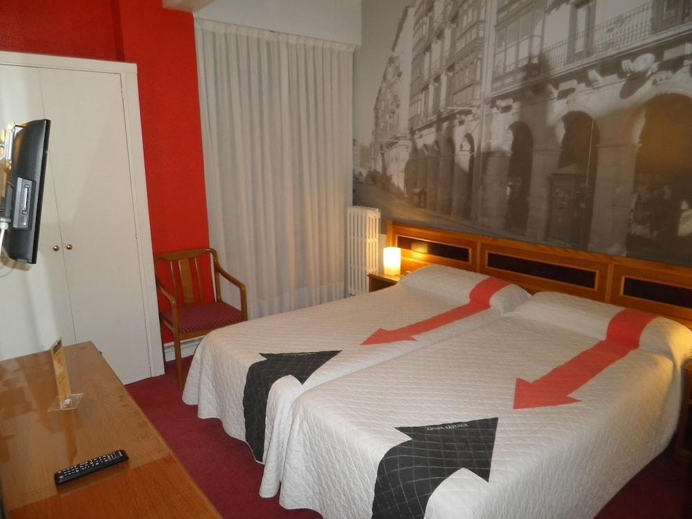 Photo Zabalburu Hotel 2*